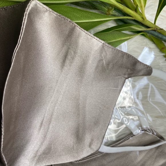 Face mask - Picture 2 of 6